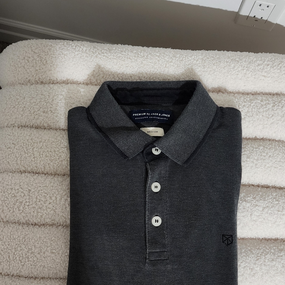 Jack & Jones Medium size T shirt available